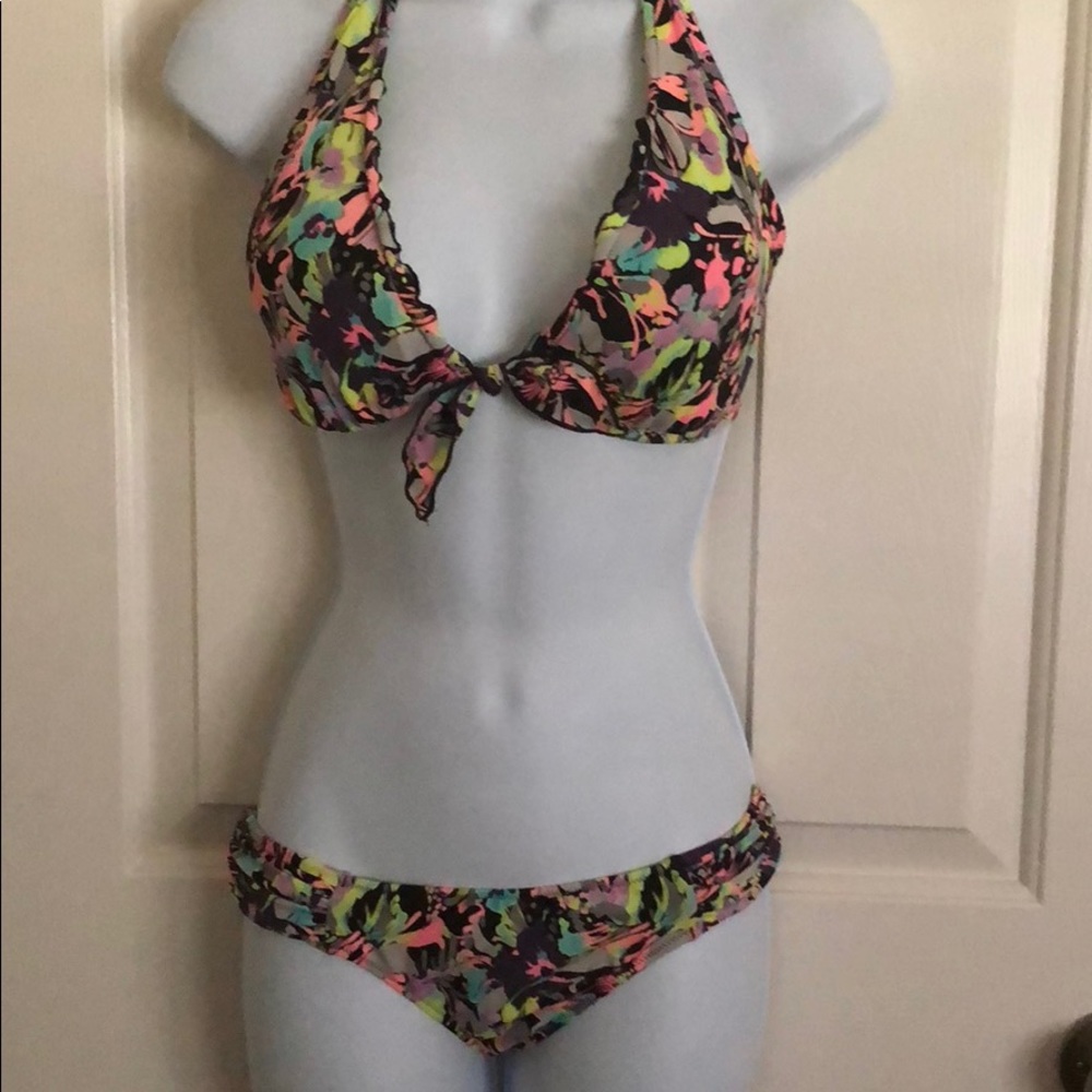 Super cute VS bikini 32dd and small bottoms